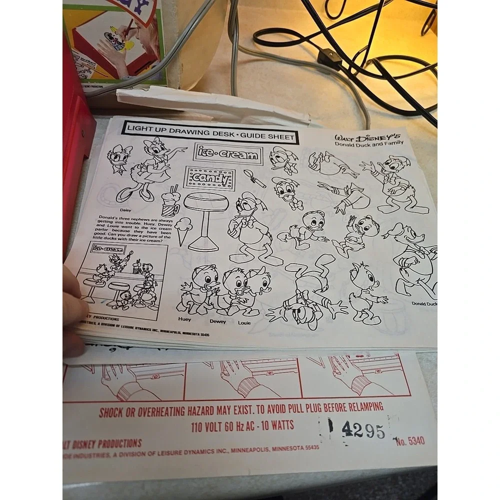 Vtg World of Disney by Lakeside Light Up Trace & Color Drawing‎ Desk Board #5340